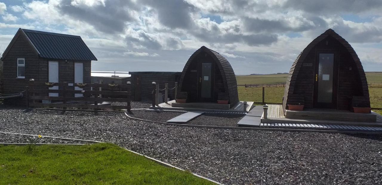 Hillside Camping Pods And Shepherd'S Hut Wick  Exterior photo