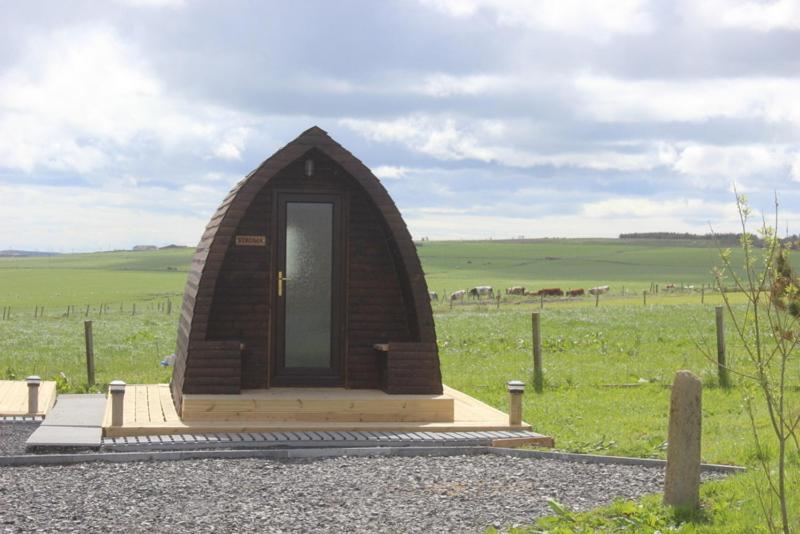 Hillside Camping Pods And Shepherd'S Hut Wick  Exterior photo
